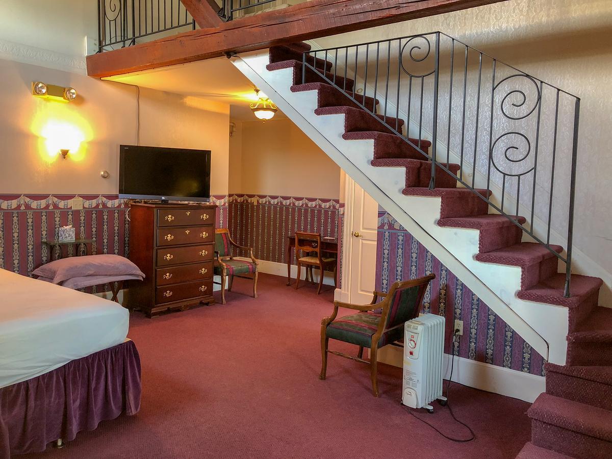 Grand Victorian Inn Bethel Exterior photo